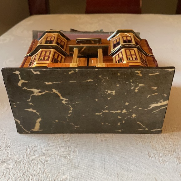 Vintage Victorian colonial bamboo, straw, wheat house opens into a trinket box - Picture 5 of 14